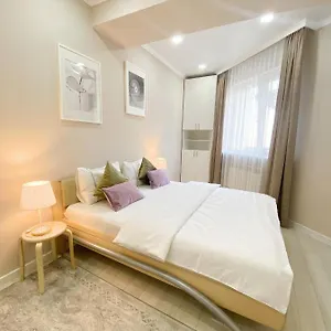 cozy-apartment-in-10-min-walk-from-dostyk-street.hotels-of-almaty.com/